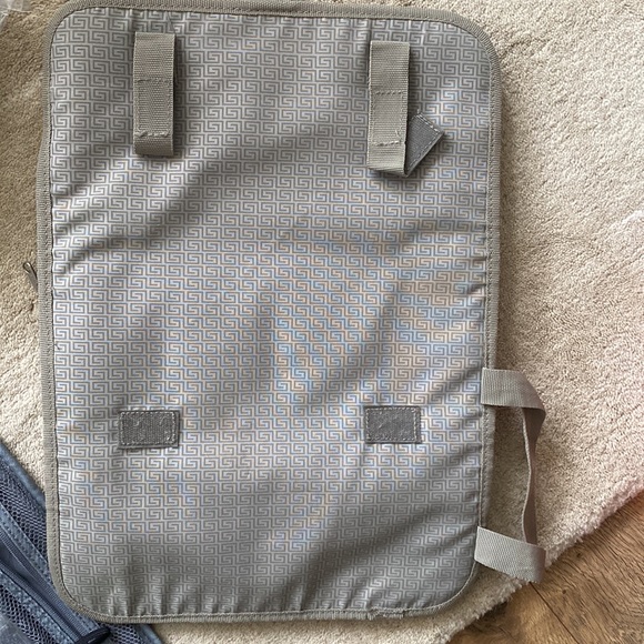 1 Victorinox rolling carry on, 2 Tumi Dopp kits, Travel organizer and amenities - Picture 15 of 16